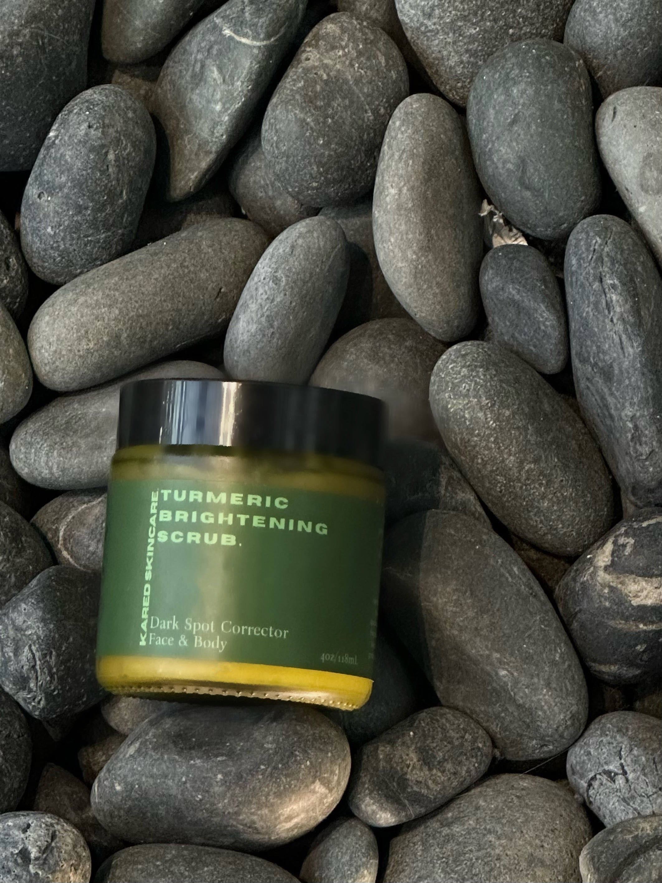 Turmeric or Kojic Acid: Which is Better For Dark Spots?